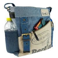 Sunsa Umhängetasche. Crossover Tasche aus recycelte Jeans Canvas & Leder. Große Schultertasche mit Berlin Design